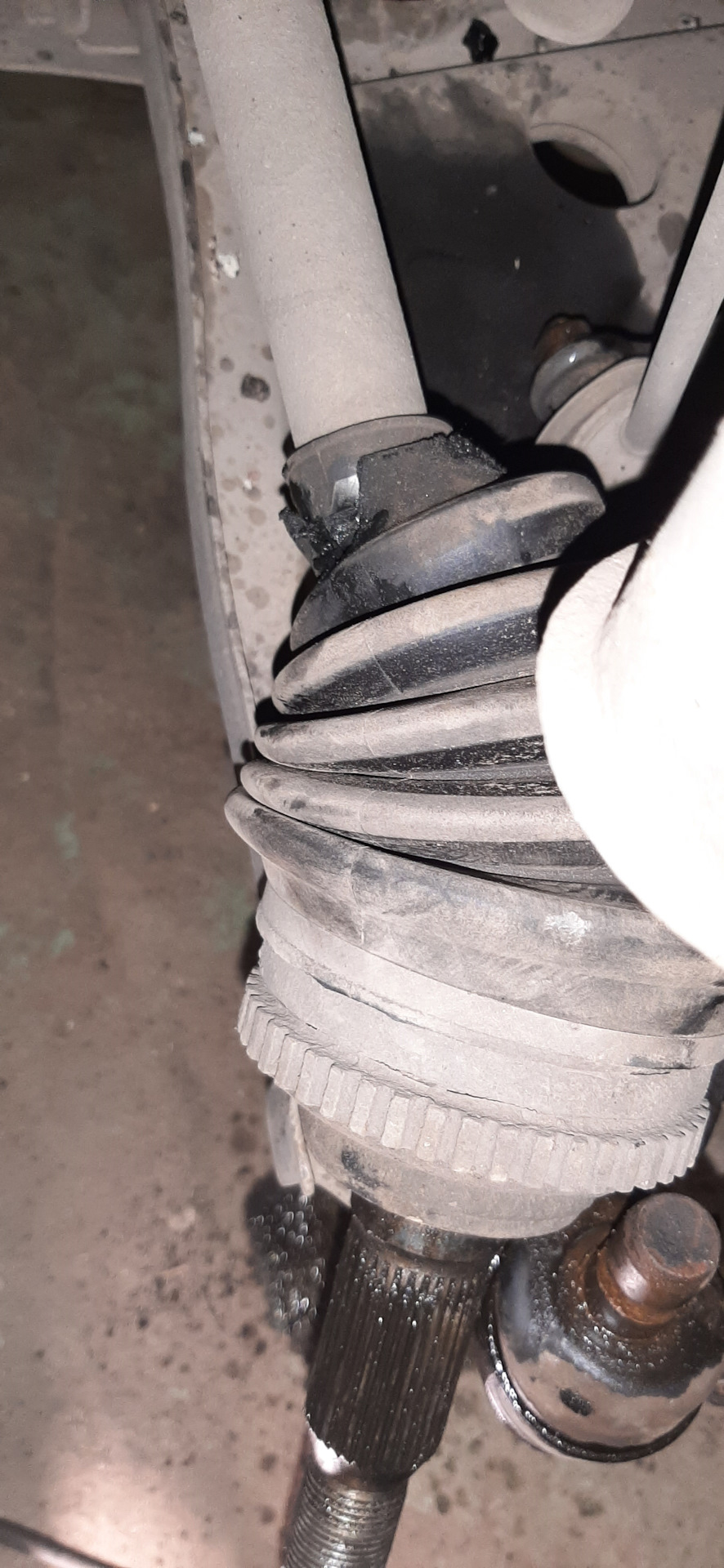 Замена пыльника наружного шруса — Daewoo Gentra, 1,5 л, 2013 года ...