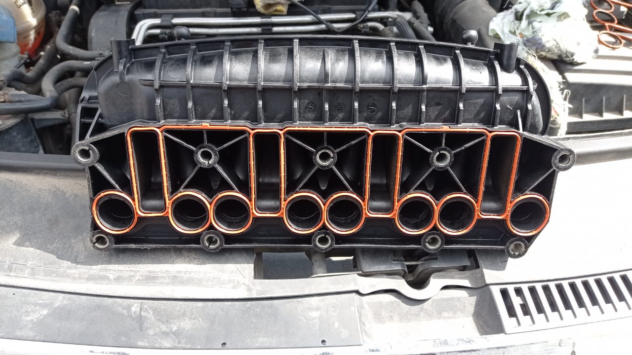 Удаление вихревых заслонок впускного коллектора — Volkswagen Touran (1G ...