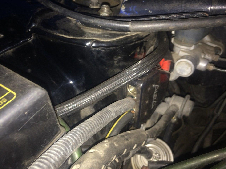 перенос АКБ из под капота в багажник — Nissan Skyline (R34), 2,5 л ...