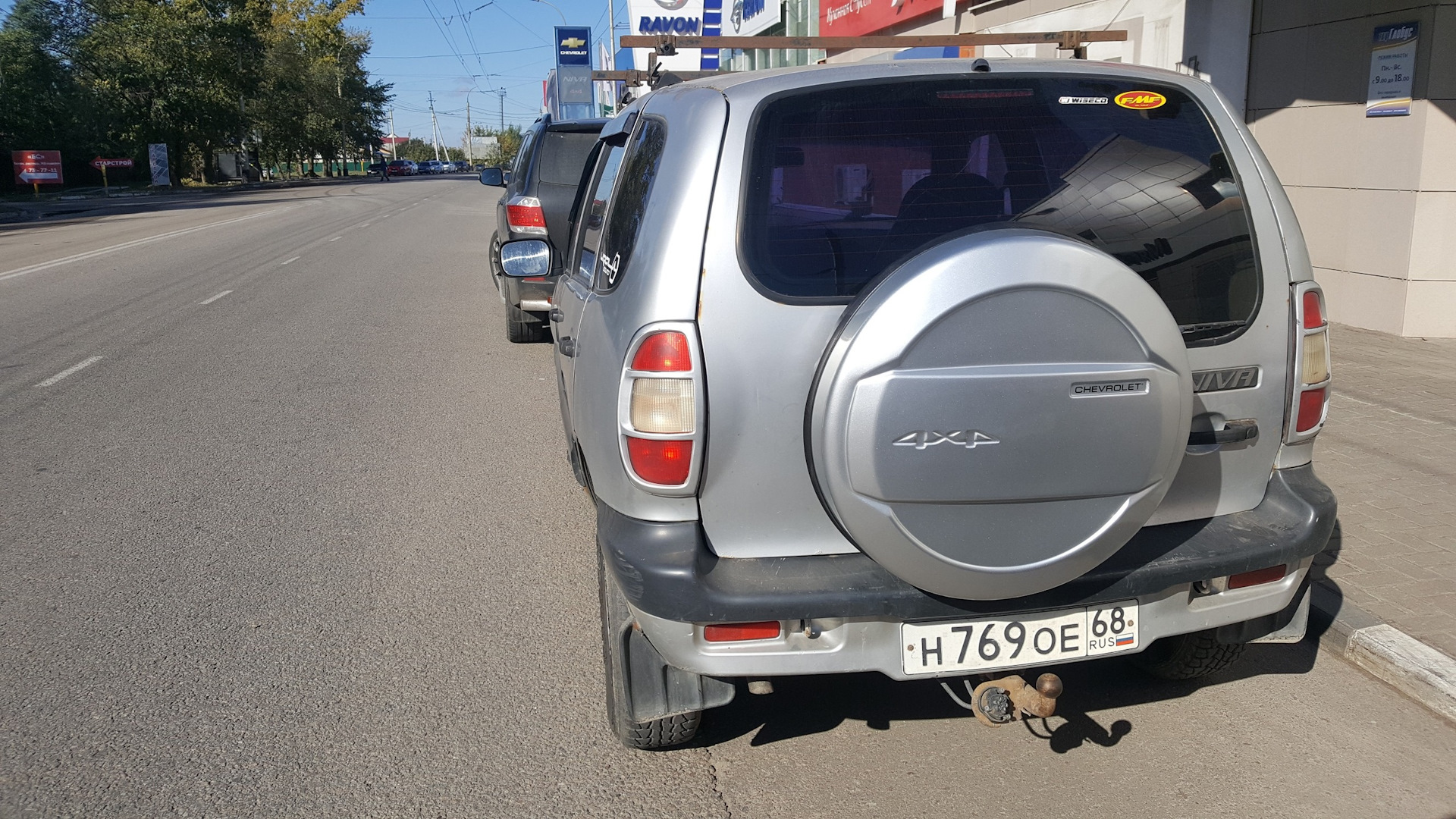 Нива шевроле вид сзади фото