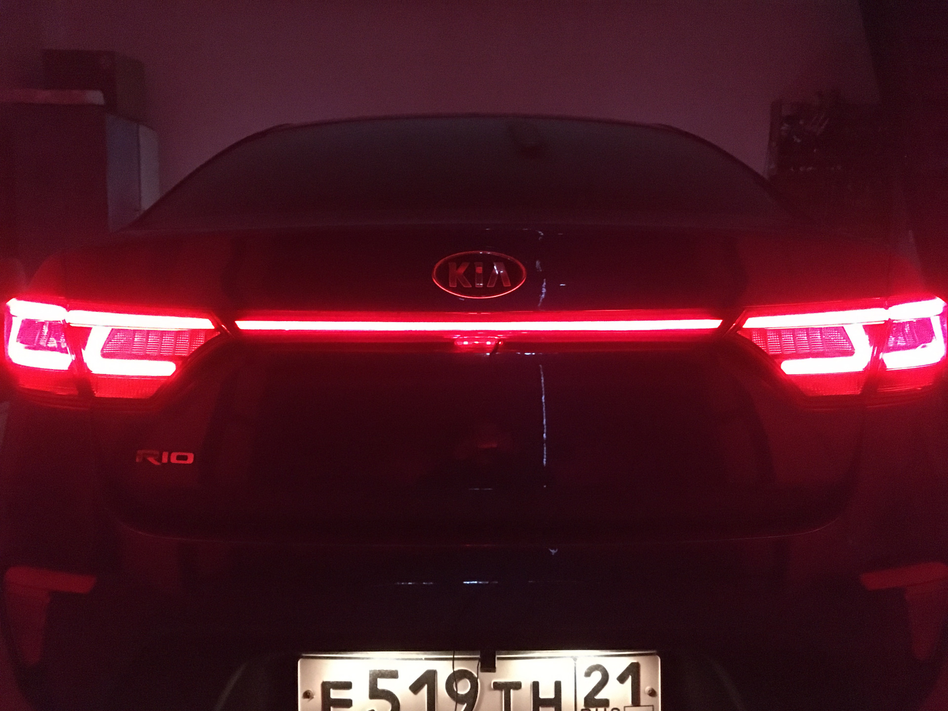 Фонарь led центральный на крышку багажника kia cerato 4 вместо отражателя