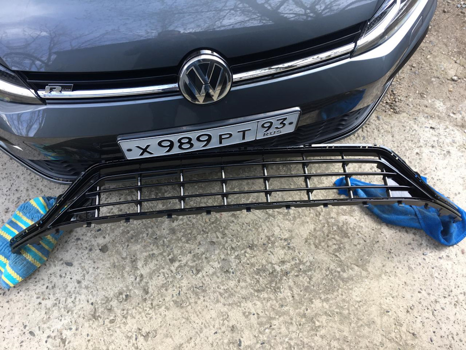 Решетка радиатора от R — Volkswagen Golf Mk7, 1,4 л, 2018 года ...