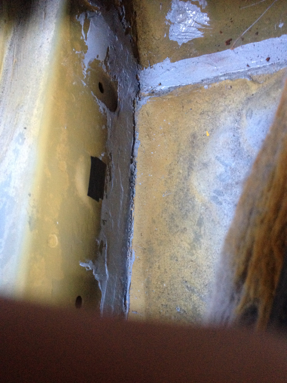 Антикоррозийная обработка порогов в салоне ч. 2 — Honda Civic (7G), 1,6 ...