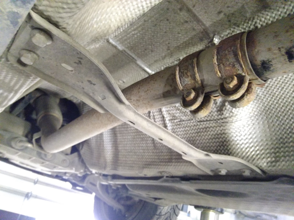 №7: Вырезаем катализатор. — Volkswagen Passat B6, 2 л, 2008 года ...