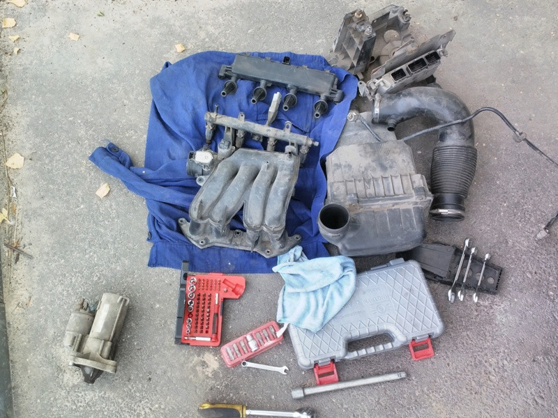 Разбор, чтобы добраться до стартера — Citroen Xsara Picasso