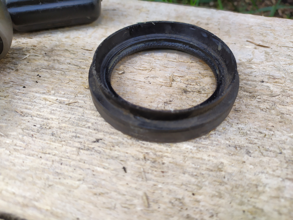 Лопнула левая полуось — Toyota Avensis II, 2 л, 2007 года | своими ...