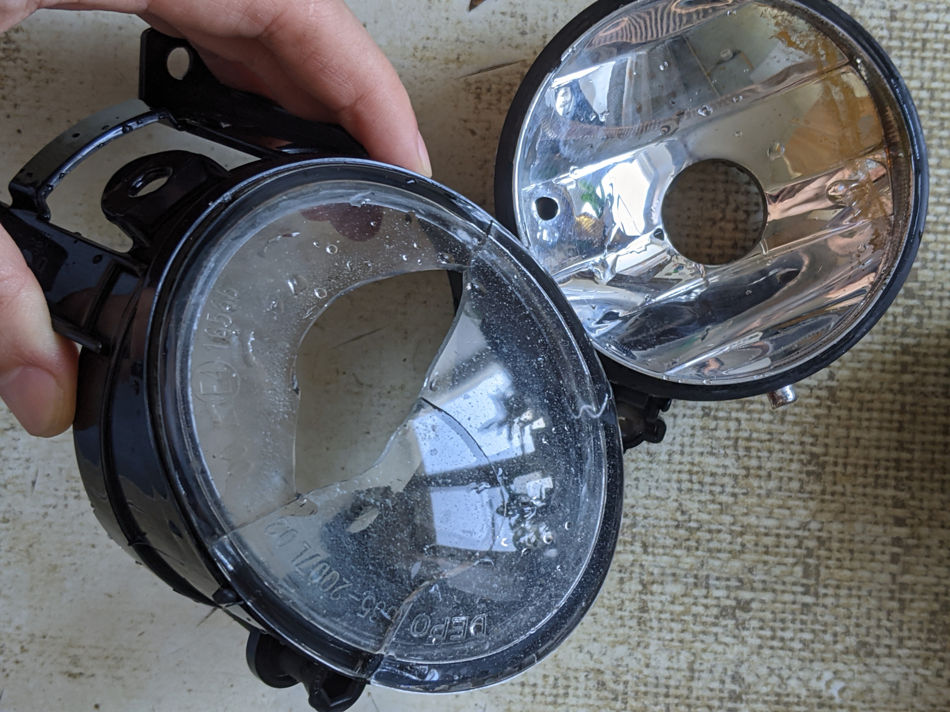 Птф шкода скаут а5. Перегорела противотуманная фара. Патрон дхо skoda fabia 2. Противотуманная фара сузуки гранд витара 2011. Противотуманные фары skoda fabia 1.