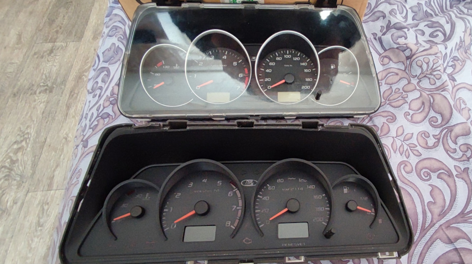 Приборная панель с двухканальным плавным розжигом, тест стрелок ...