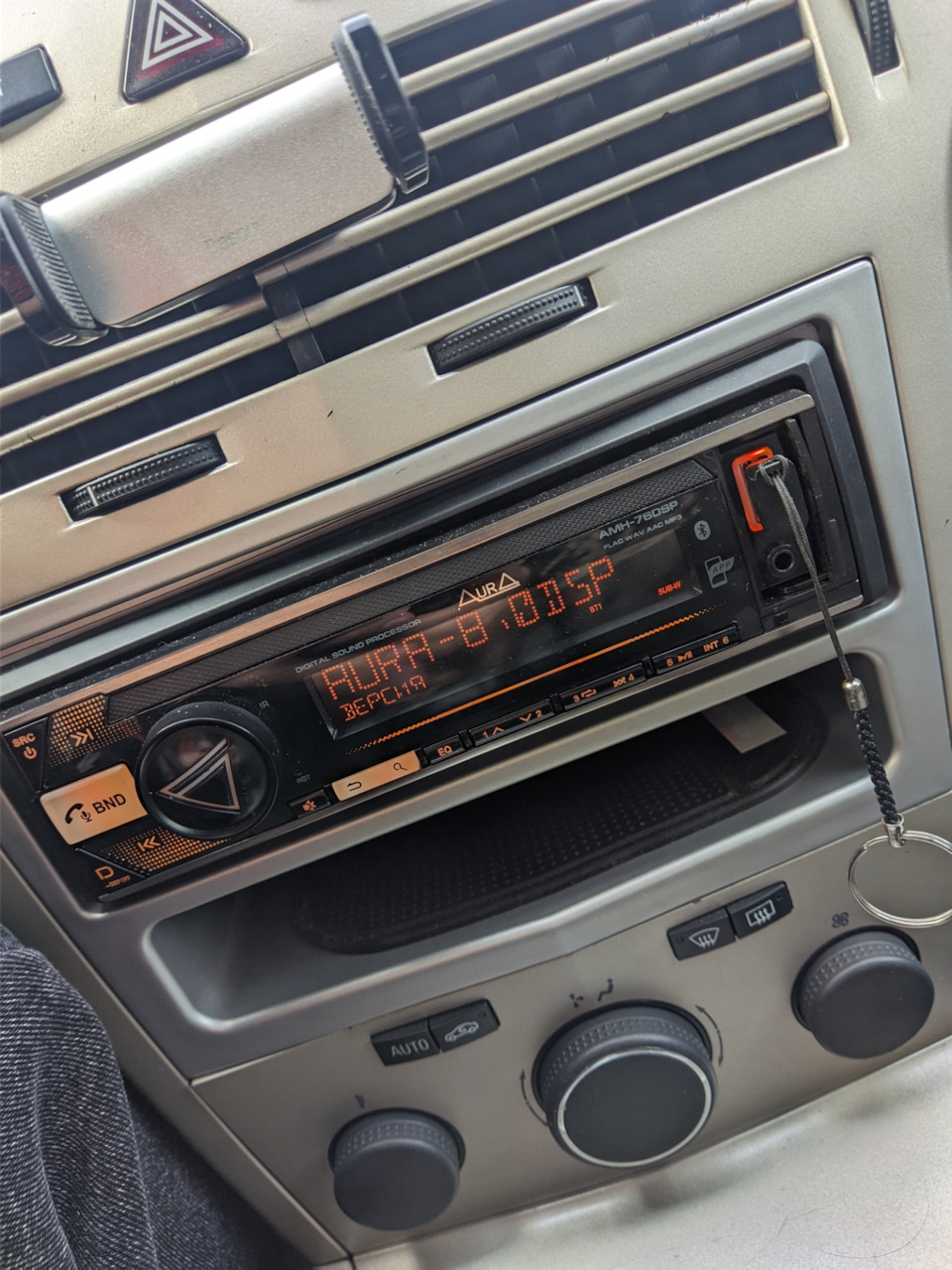 Победил наводки от генератора — Opel Astra H, 1,6 л, 2008 года ...