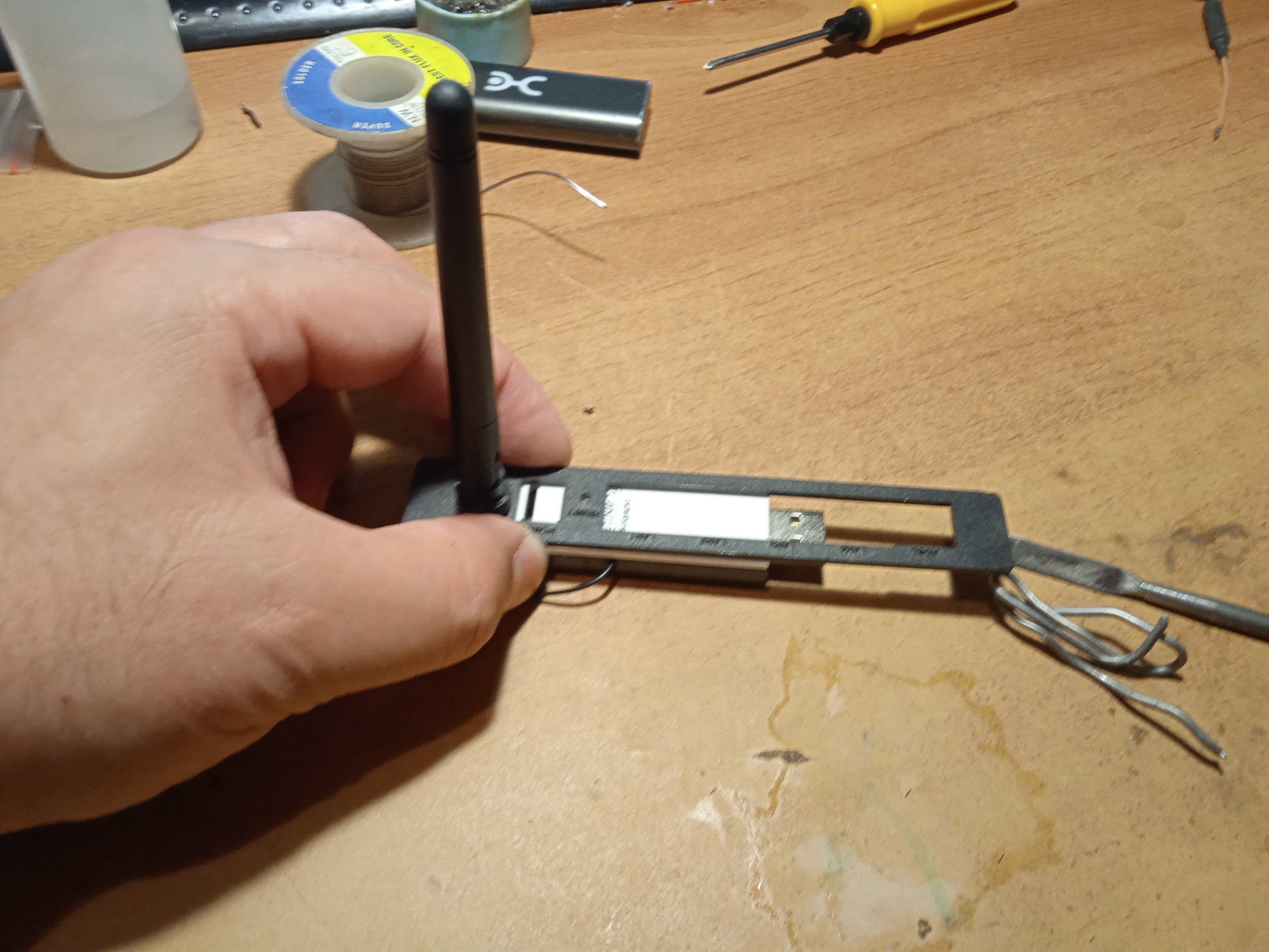 Шкода фабия плохо ловит радио. Плохой прием телефона. Антенна 4g в смартфоне самсунг. Плохой прием телефона. Повреждение модуля телефона.