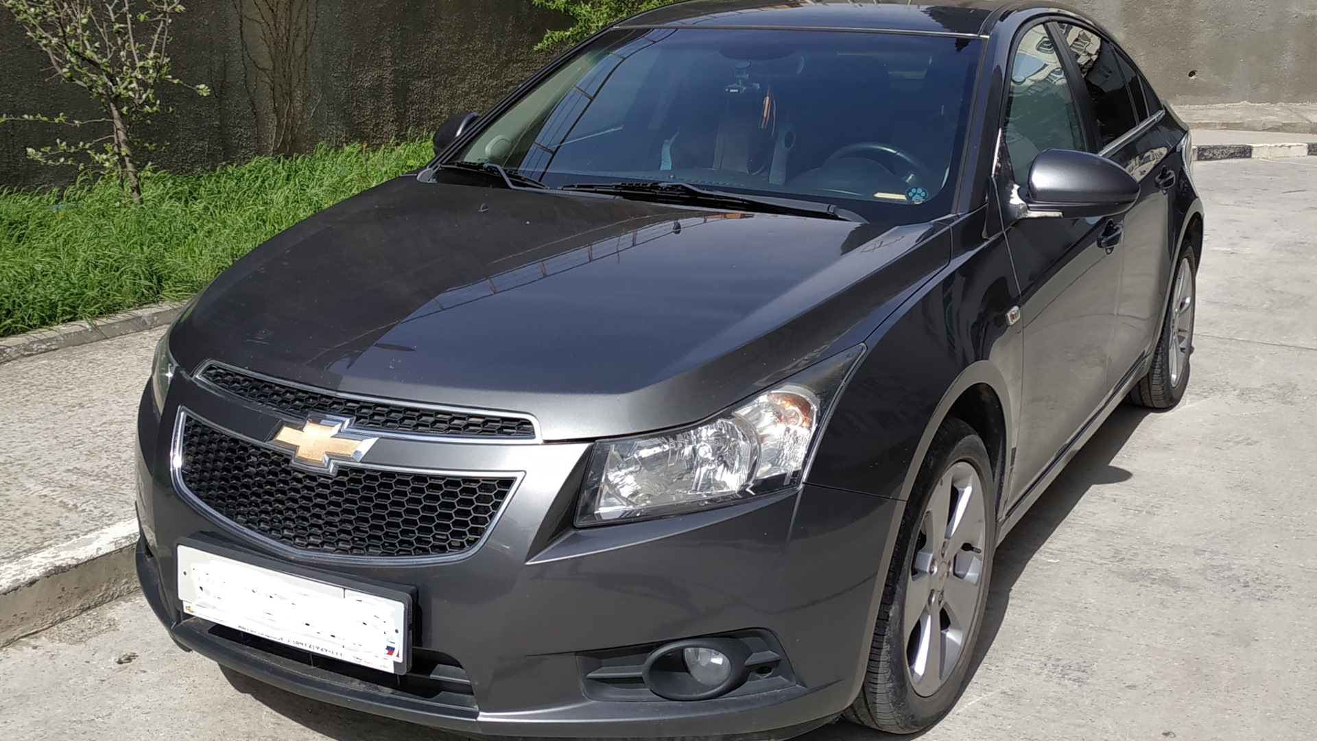 Chevrolet Cruze серый металлик