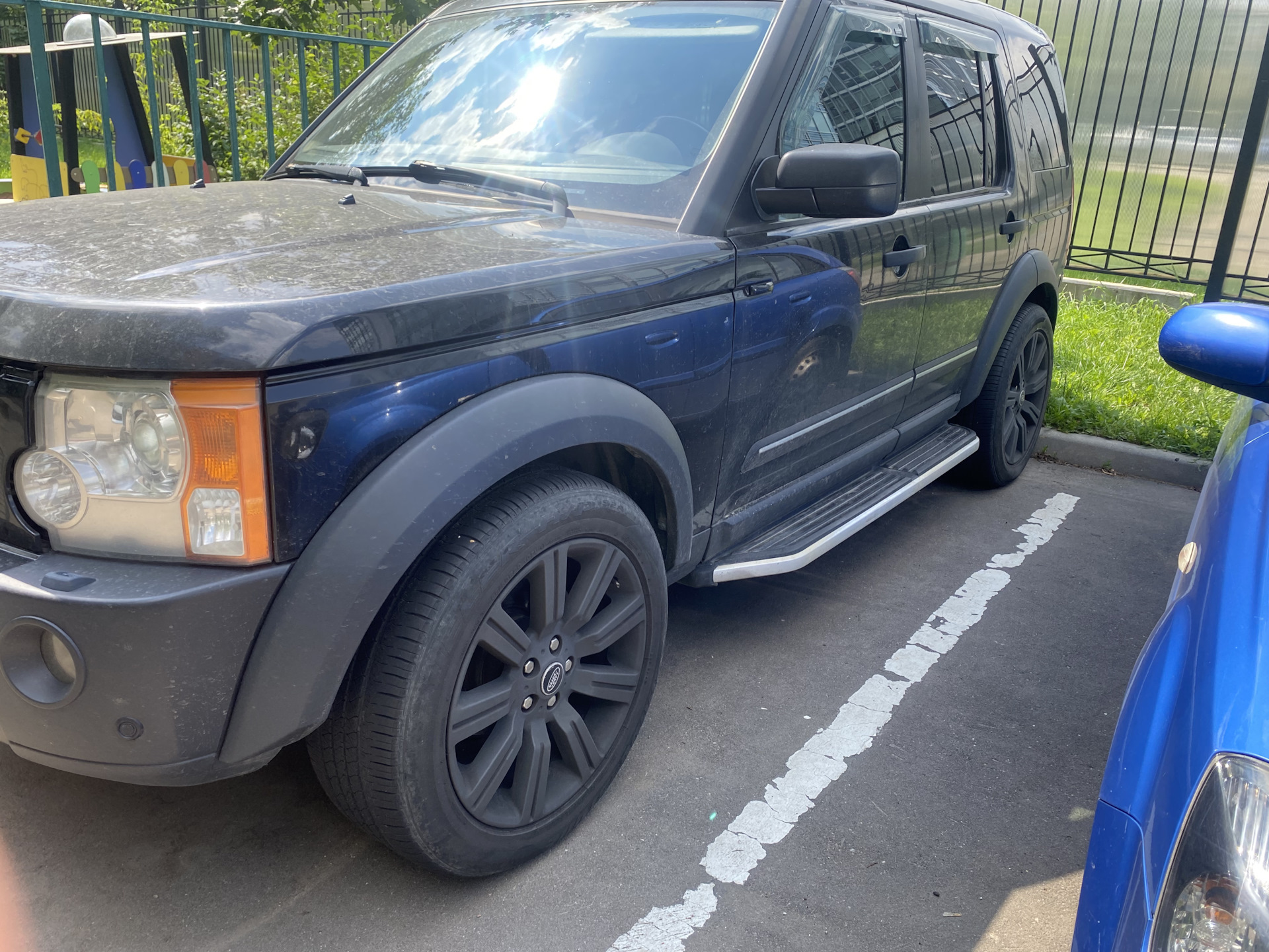 #81 Черные колесные гайки — Land Rover Discovery III, 2,7 л., 2008 года ...