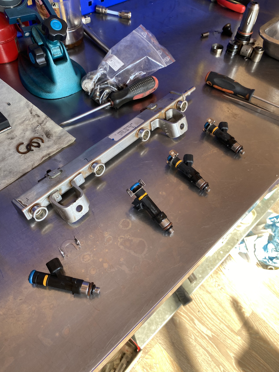 8. Провалы на хх. Чистка форсунок на стенде. — Mazda 3 (1G) BK, 2 л ...