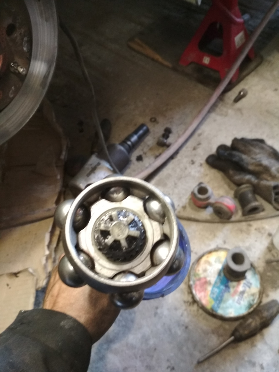 95. Грантостаб тоже стучит! Или как я пыльник ШРУСа через втулки менял ...