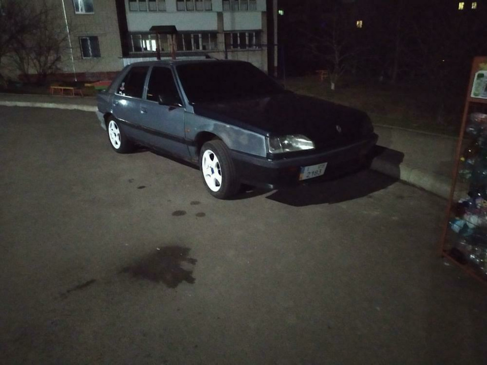 12. Наклейка на лобаш+ другие наклейки по машине — Renault 25, 2,2 л ...