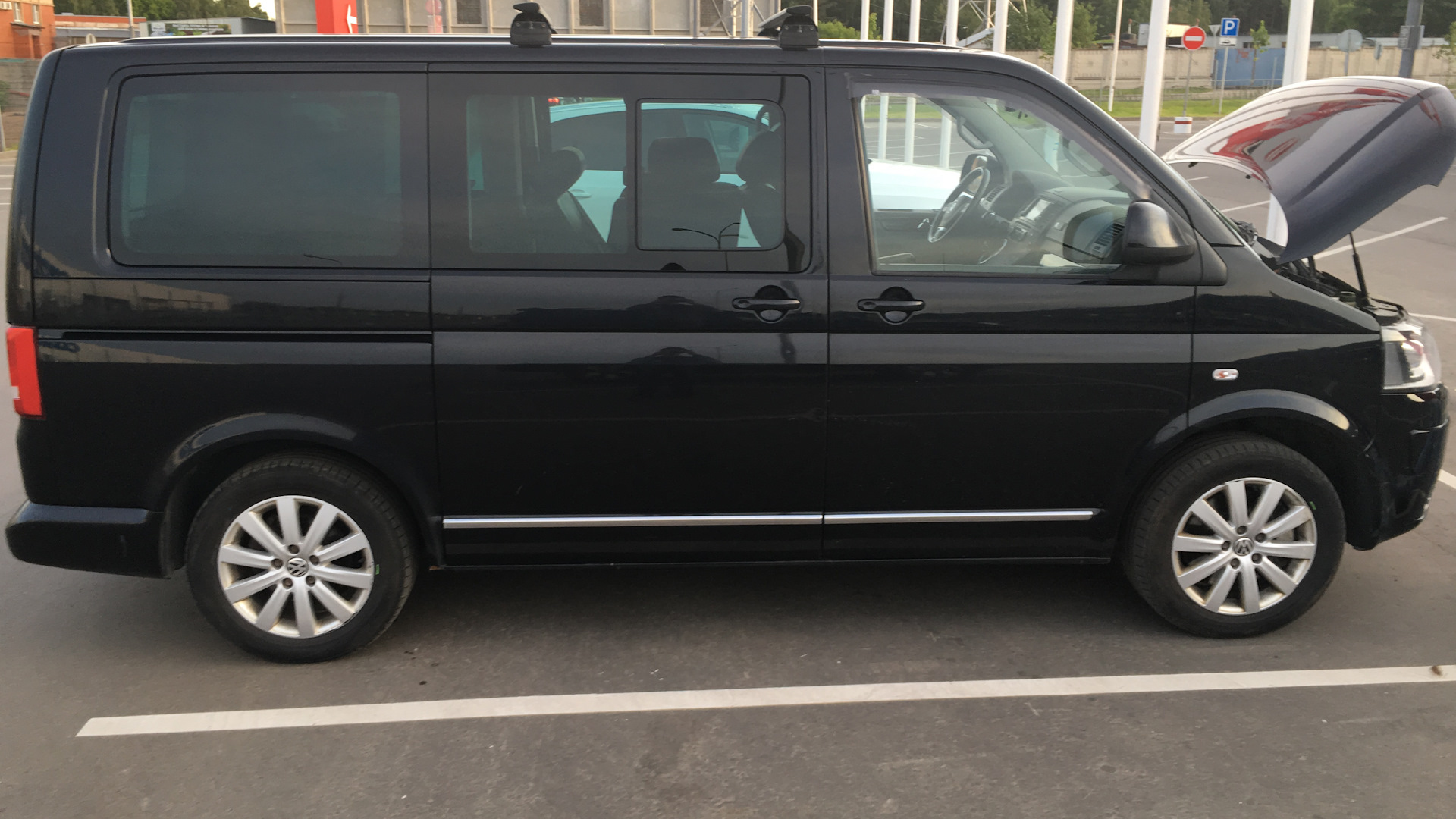 Volkswagen Multivan (T5) 2.0 дизельный 2012 | Чёрный Чёрный на DRIVE2