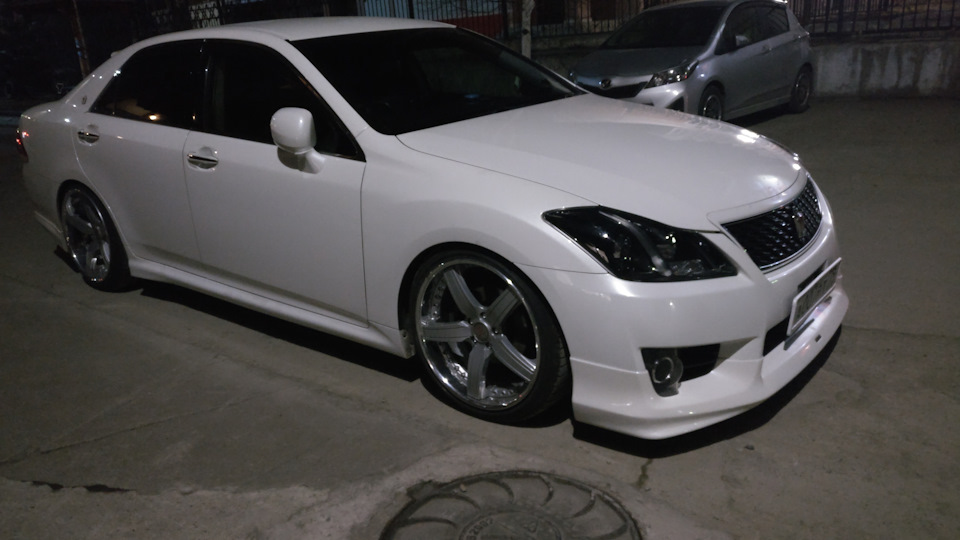 Toyota Crown 2012