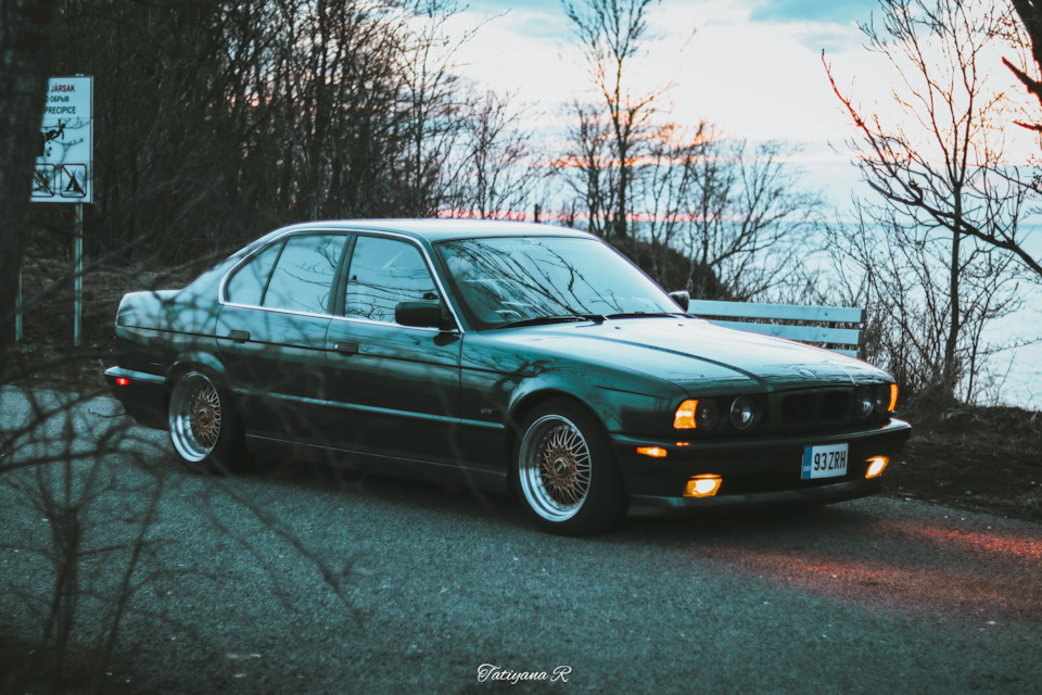 Бмв американка. BMW e34 американка. БМВ е34 американка. Американки на БМВ.