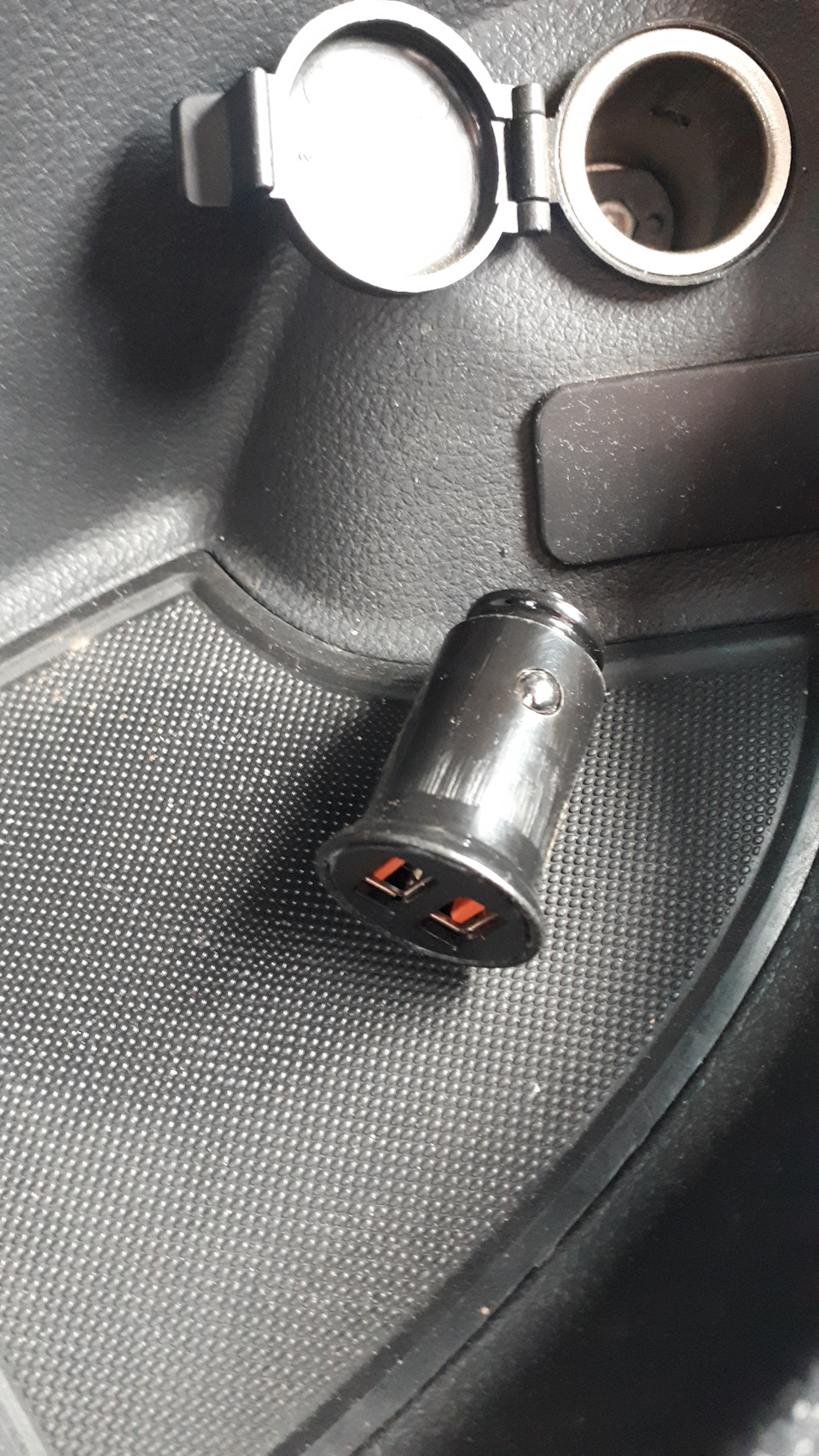 Как снять usb розетку на киа к5
