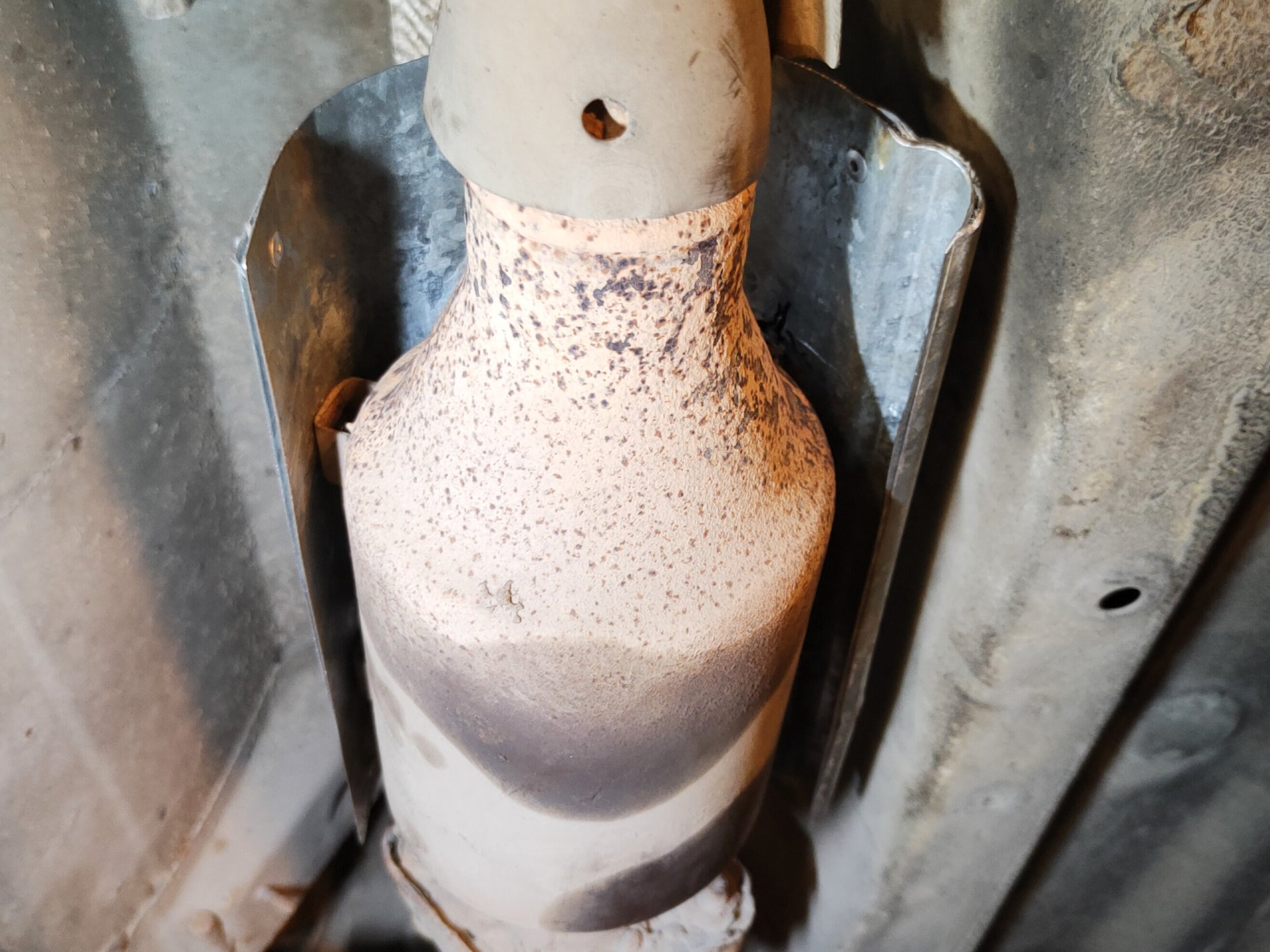 Термозащита катализатора — Nissan Qashqai (1G), 2 л, 2013 года | своими ...