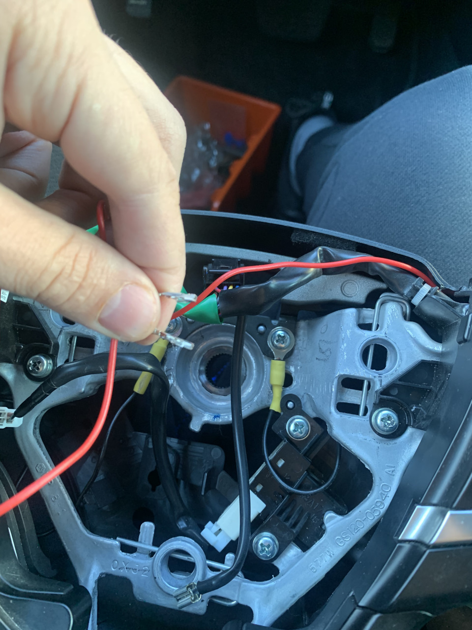 Подключение подогрева руля — Toyota Camry (XV50), 2,5 л, 2017 года ...