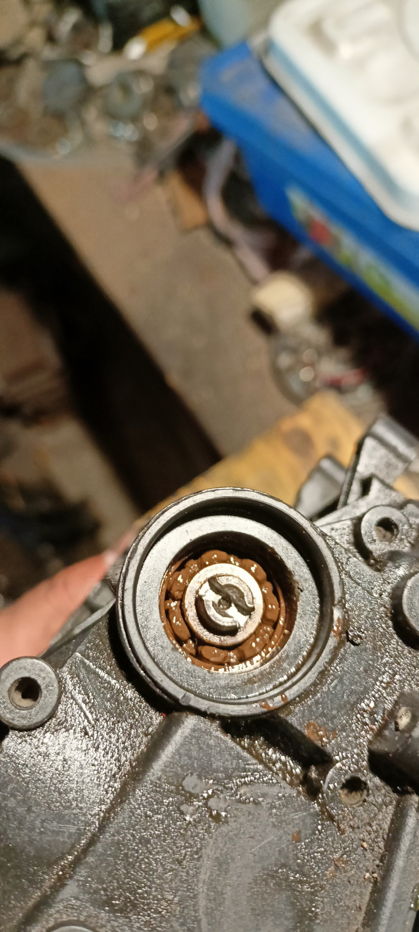 Скрежет при выжиме сцепления — Opel Astra H, 1,6 л, 2008 года | своими ...