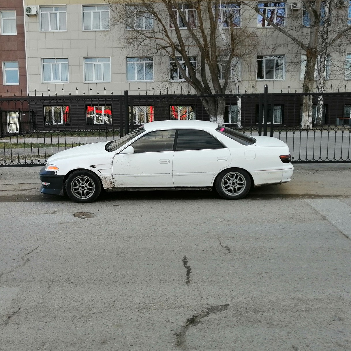 Друг в беде не бросит. ДТП. — Toyota Mark II (100), 2 л, 1997 года | ДТП |  DRIVE2