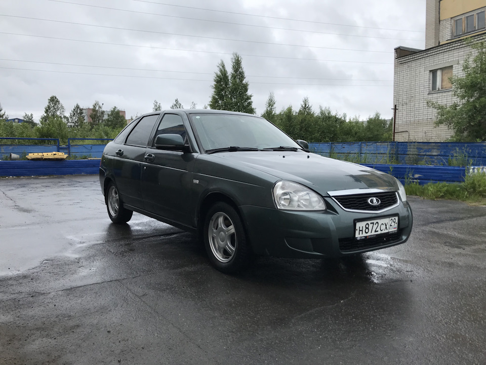 машина приора 2008 года