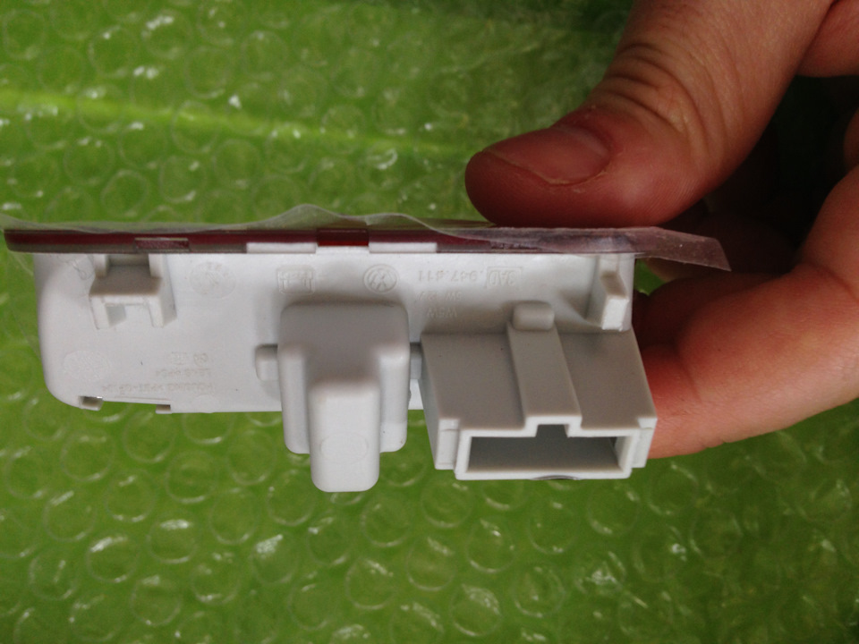 есть лэйбл VW и номер детали. — Volkswagen Passat Variant (B6)