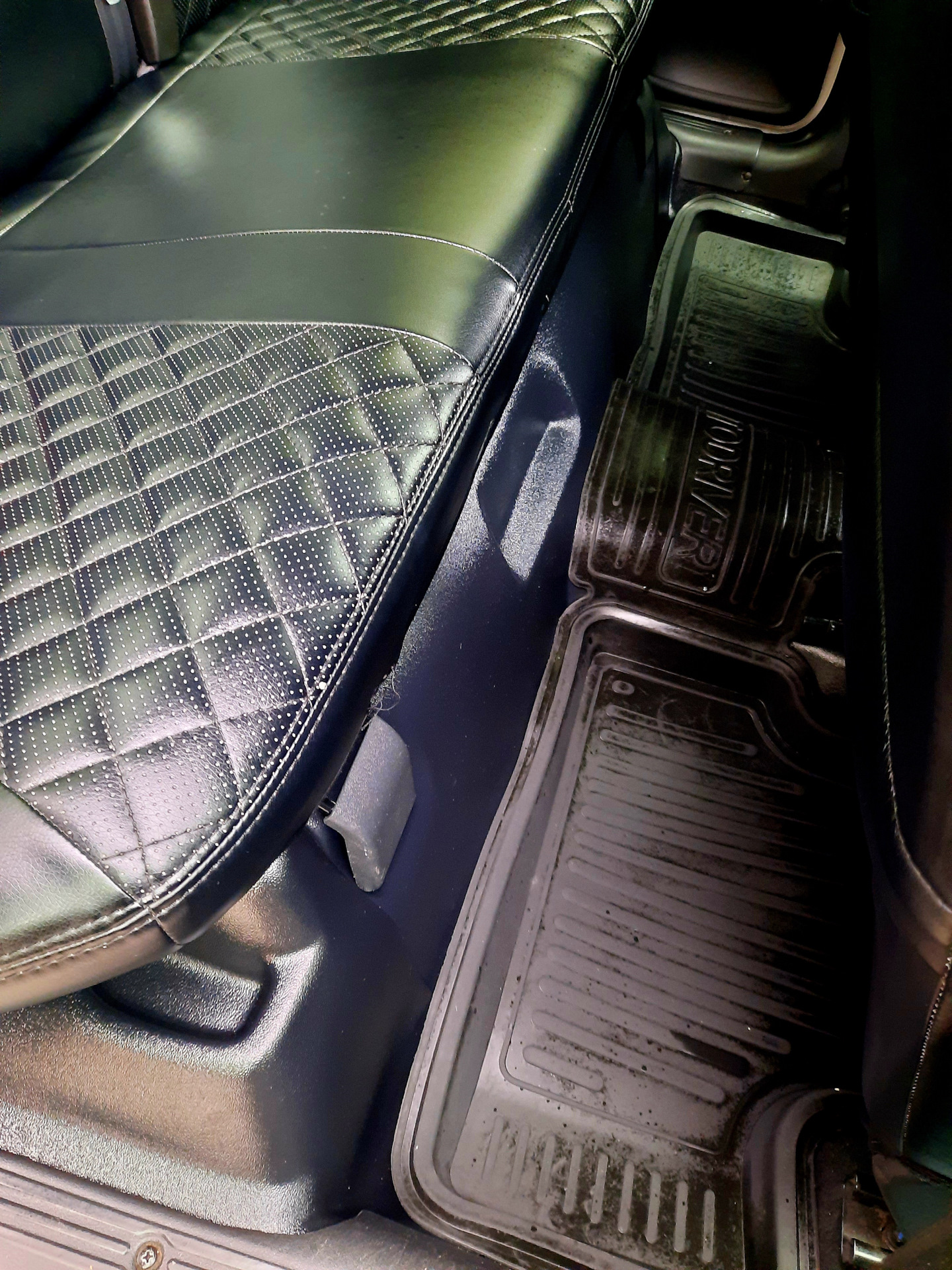 [49] Накладка на ковролин. — Lada Гранта (2G) FL, 1,6 л, 2019 года ...