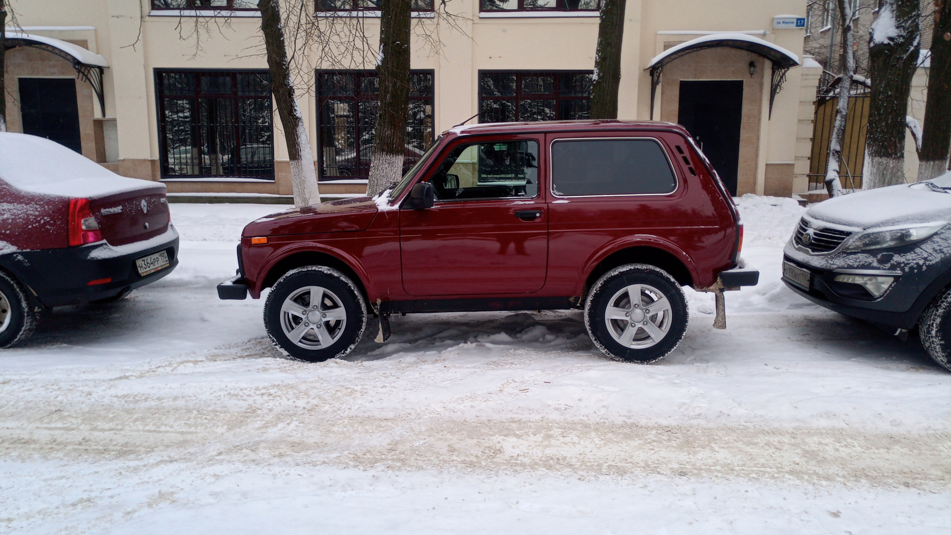 Lada 4x4 3D 1.7 бензиновый 2020 | помощница II на DRIVE2