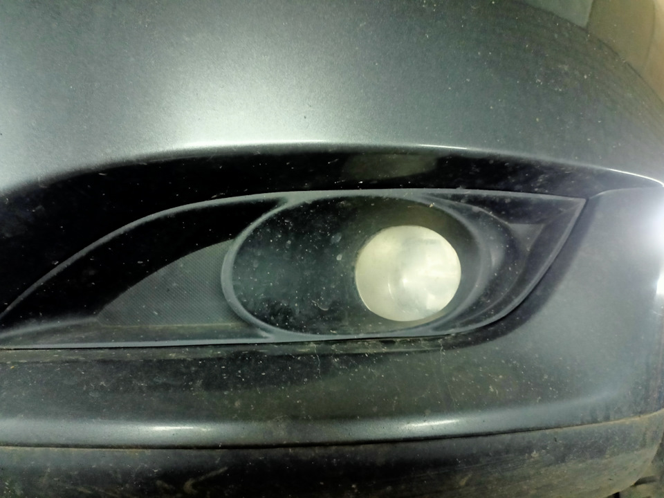 Старые, уже изрядно мутные — Toyota Auris (1G)