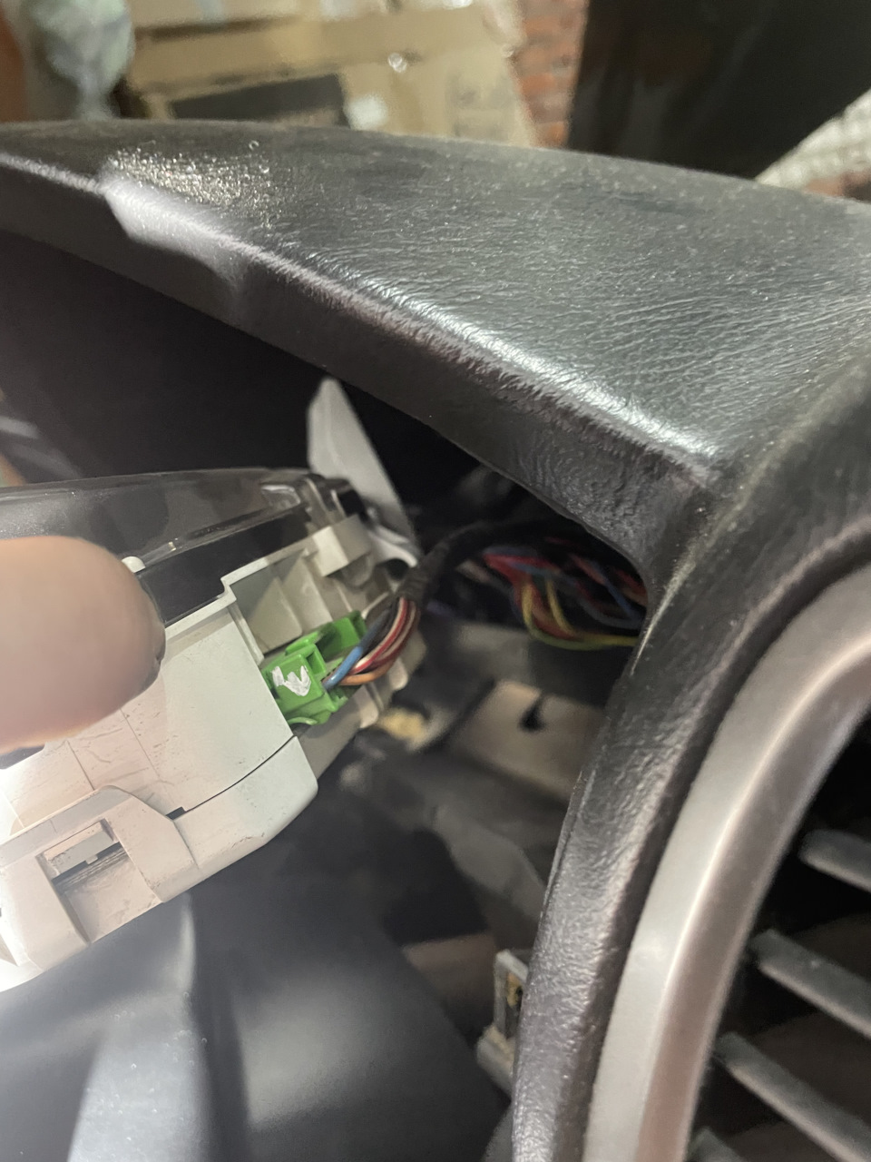 Замена лампочки подсветки спидометра — Subaru Impreza (GD, GG), 2 л ...