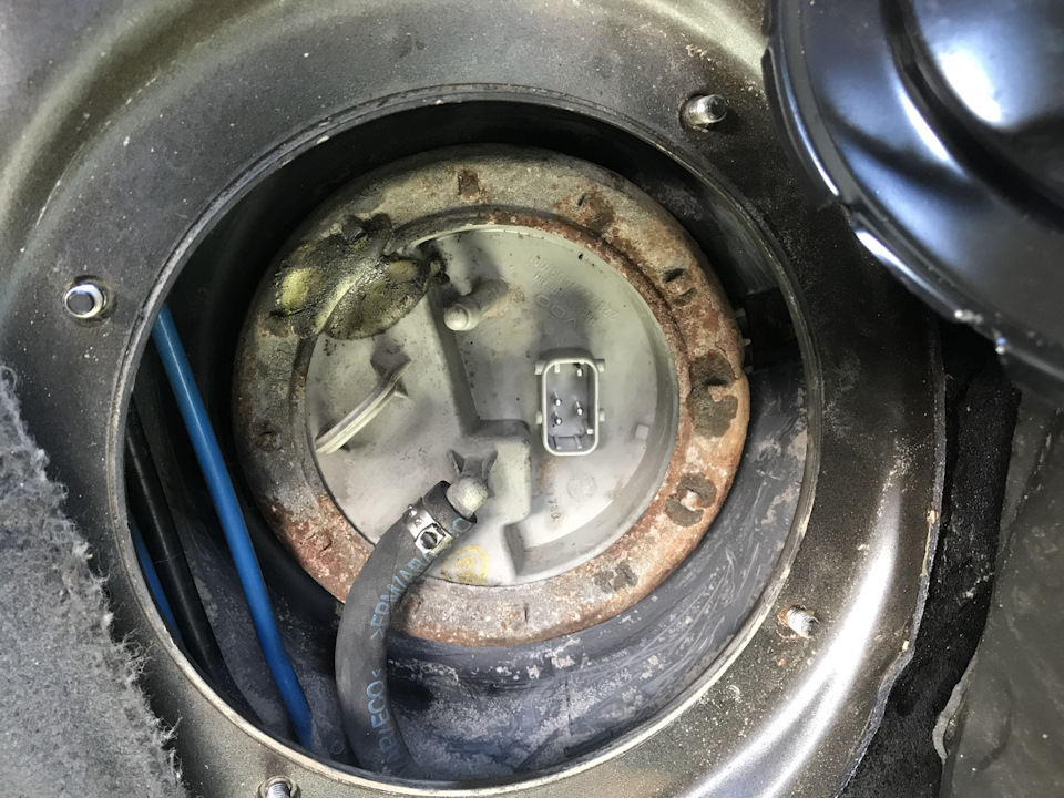 Чистка сетки бензонасоса+Замер давления в топливной рампе — BMW 3 ...