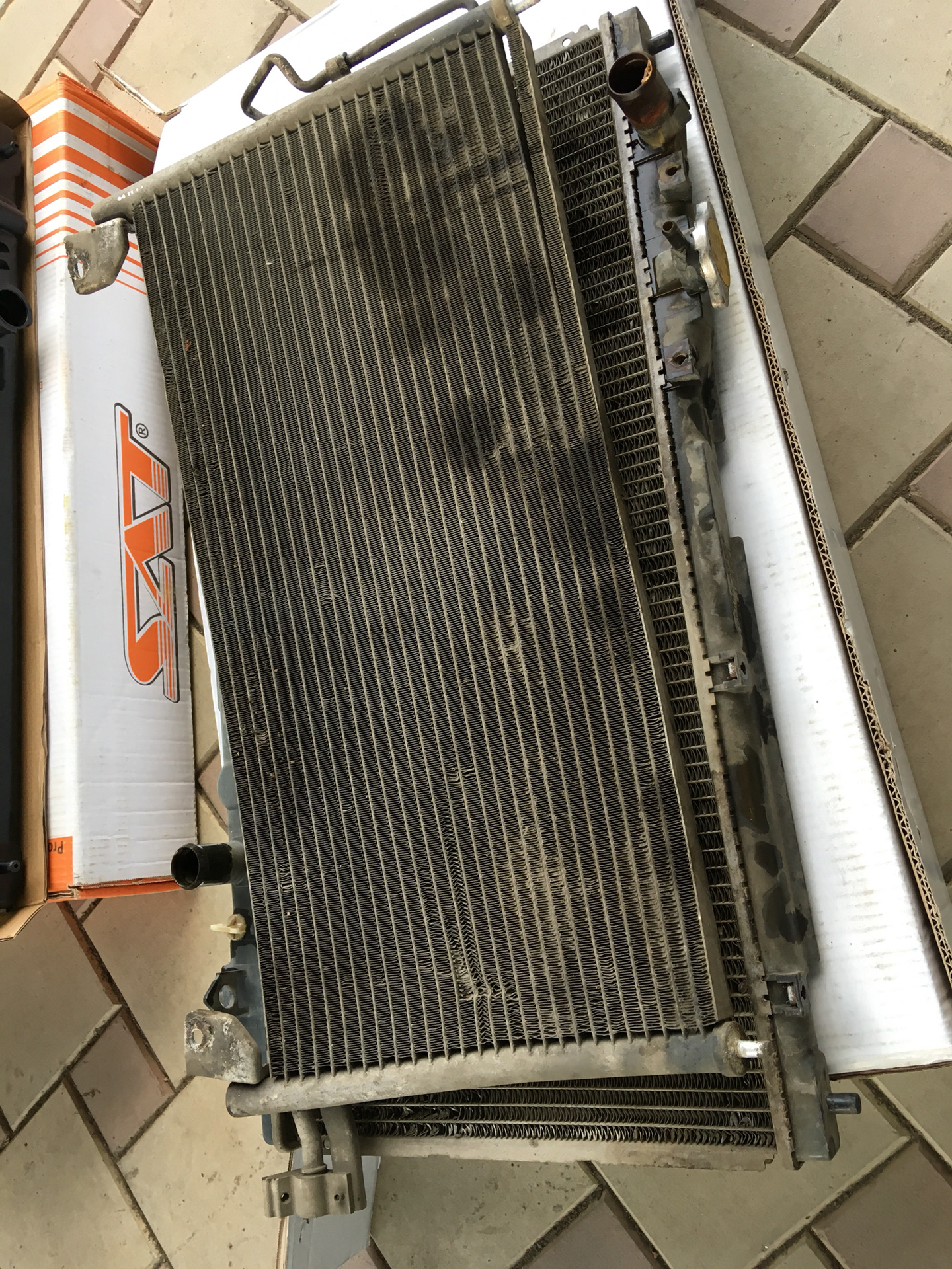 радиатор охлаждения мазда 323 1. ке2309  радиатор рено кангу. 6. радиатор шевроле орландо 1. радиатор лада калина 2013г.