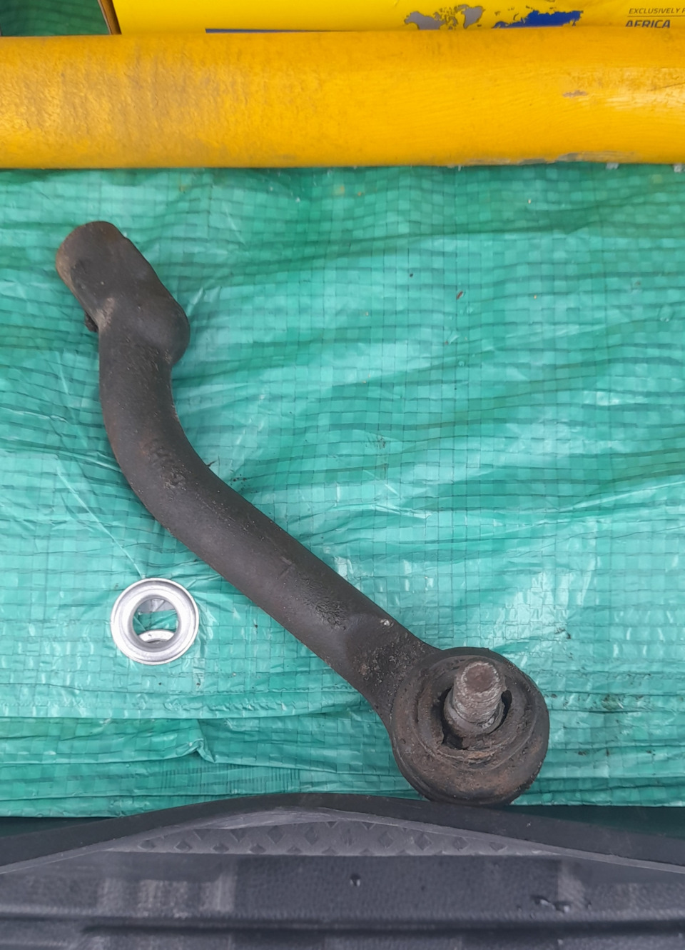 Подвеска: рулевые наконечники MOOG, левая стойка переднего ...