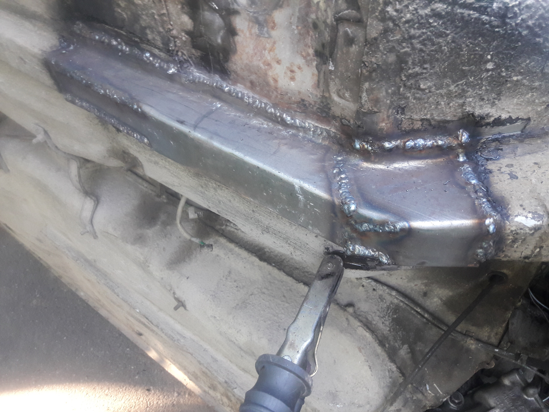 лонжерон левый ваз 2105. усиление лонжеронов ваз 2106. гнилые лонжероны ваз 2106. лонжероны 2106. лонжероны 2106.