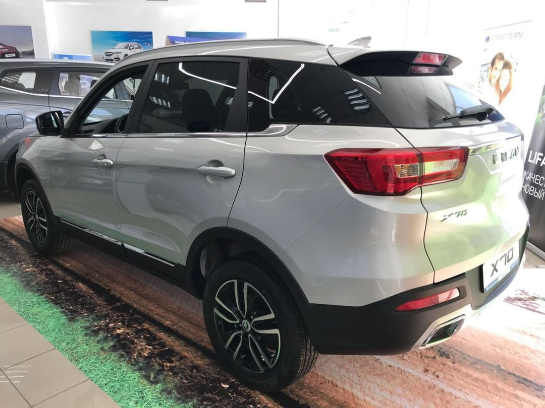 Икс 70 отзывы. Lifan x70 кроссовер. Лифан икс 70. Лифан икс 70. Лифан х70 серый.