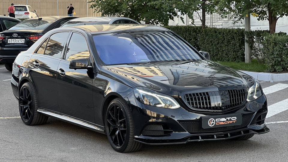 Mercedes-Benz E-Class EXA500