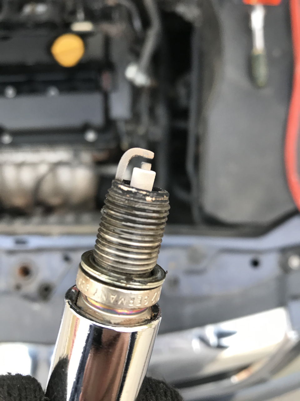 Замена свечей зажигания — Opel Vectra C, 1,8 л, 2007 года | расходники ...