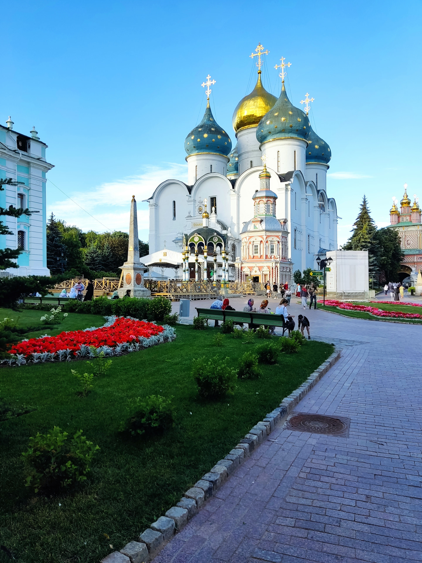 Сергиево посадский хотьково. Хотьково Сергиев Посад. Сергиев Посад монастырский комплекс. Хотьково Сергиев Посад Покровский. Гремячий ключ Сергиев Посад.