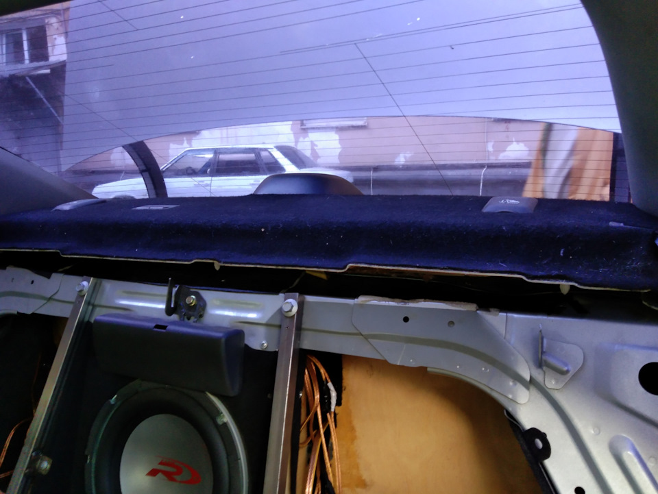 Вопрос, как снять заднюю полку и обшивку задней стойки? — Subaru Legacy ...