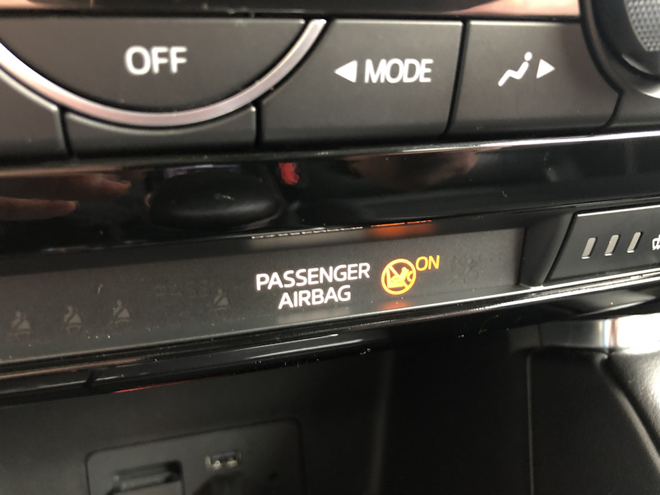 Горит passenger airbag mazda cx5