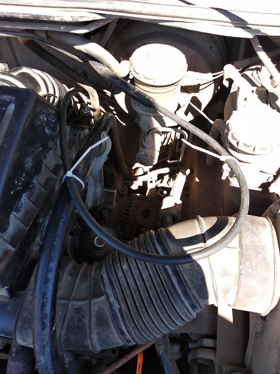 Замена тросика газа — Honda HR-V (1G), 1,6 л, 1999 года | своими руками ...