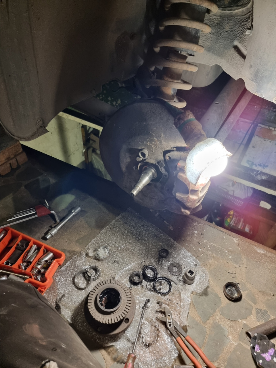 Замена заднего ступичного подшипника ауди 100с4 2.0 — Audi 100 (C4), 2 ...