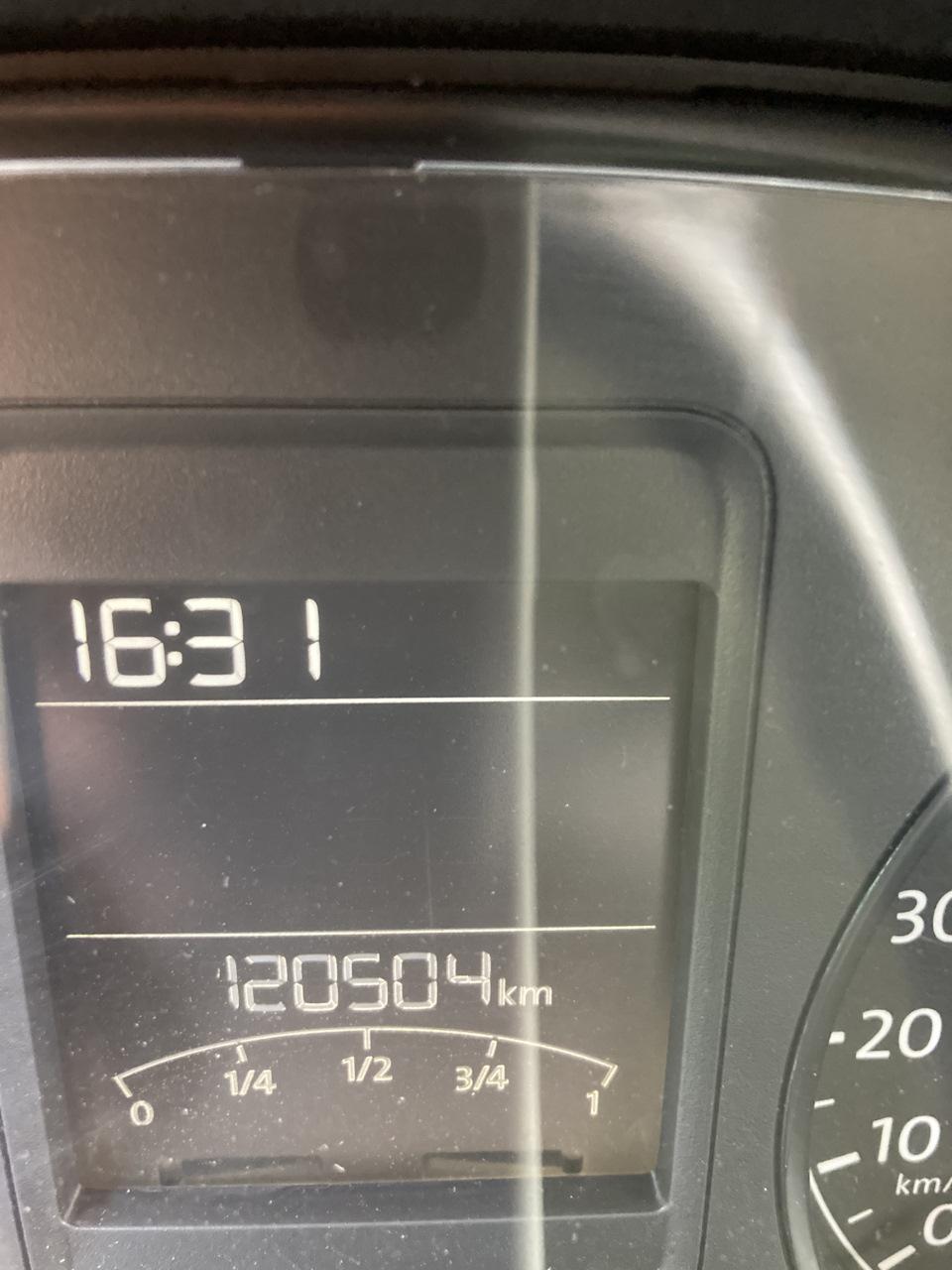 Замена воздушного фильтра — Volkswagen Polo Sedan, 1,6 л, 2018 года ...