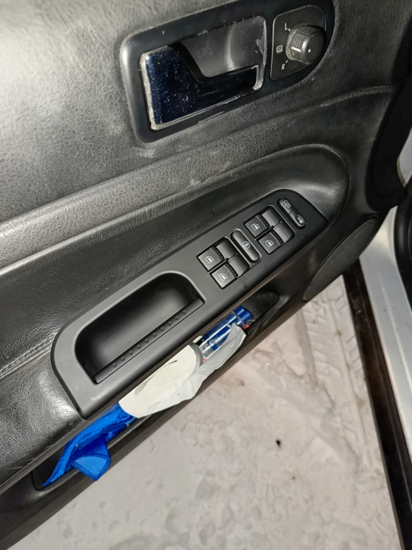 Девушка в рекламе фольксваген. Девушка в машине. Реклама фольксваген. Фольксваген человеку мало. Реклама фольксваген актриса.