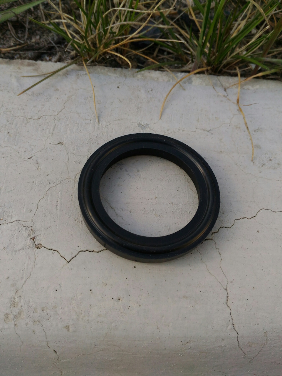 Уплотнитель заливной горловины бензобака toyota vitz 2001. Уплотнитель заливной горловины 2105. Уплотнитель заливной горловины. 2110-1101150. Пыльник заливной горловины 2110.