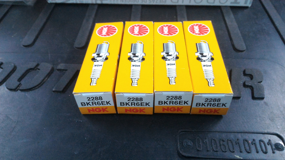 Фото в бортжурнале Renault Duster (1G). Запчасти на фото: 2288, BKR6EK, 0106010101