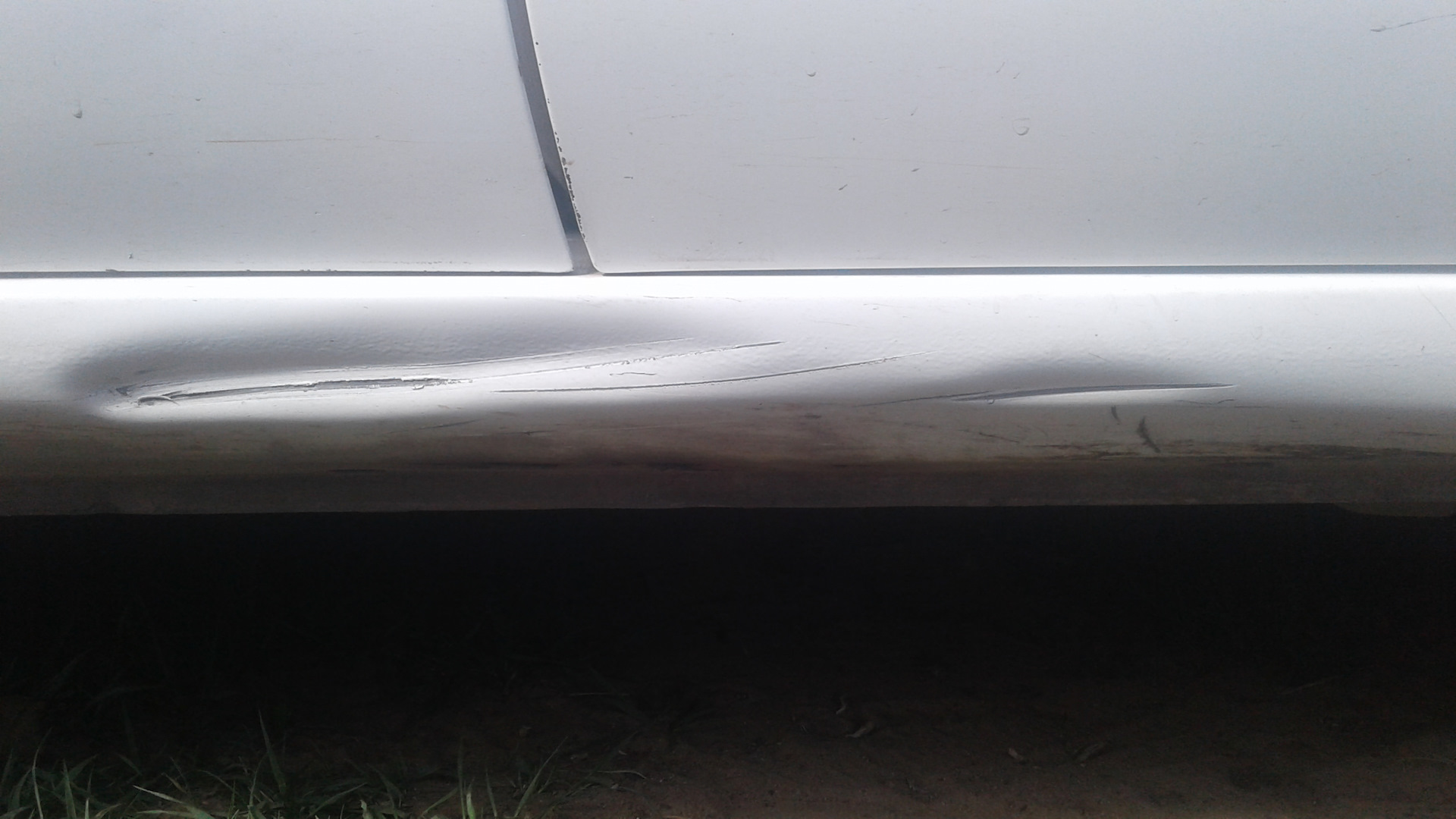 помял порог об бордюр. погнут порог. лада гранта поргибардюр. кия сорента 2 прогнуло порог под домкрат. замял порог домкратом солярис.